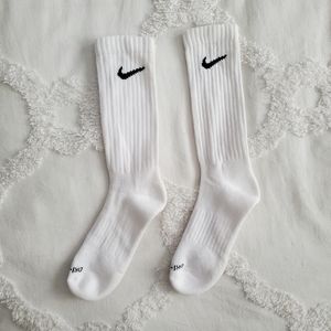 Nike Dri-FIT Plus Crew Socks - Medium - NWOT